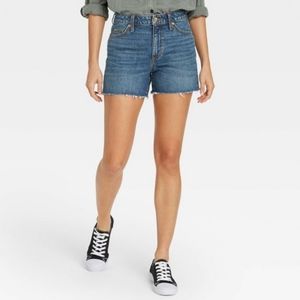 NWT High Rise Jean Shorts Universal Thread Size 6 Medium Blue
